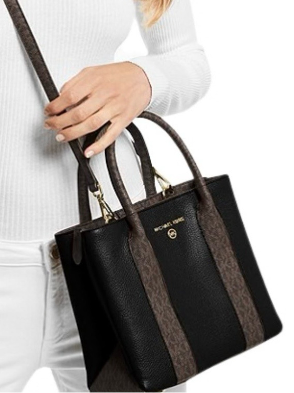 Michael Michael Kors
AUSTIN MEDIUM PEBBLED LEATHER
MESSENGER BAG